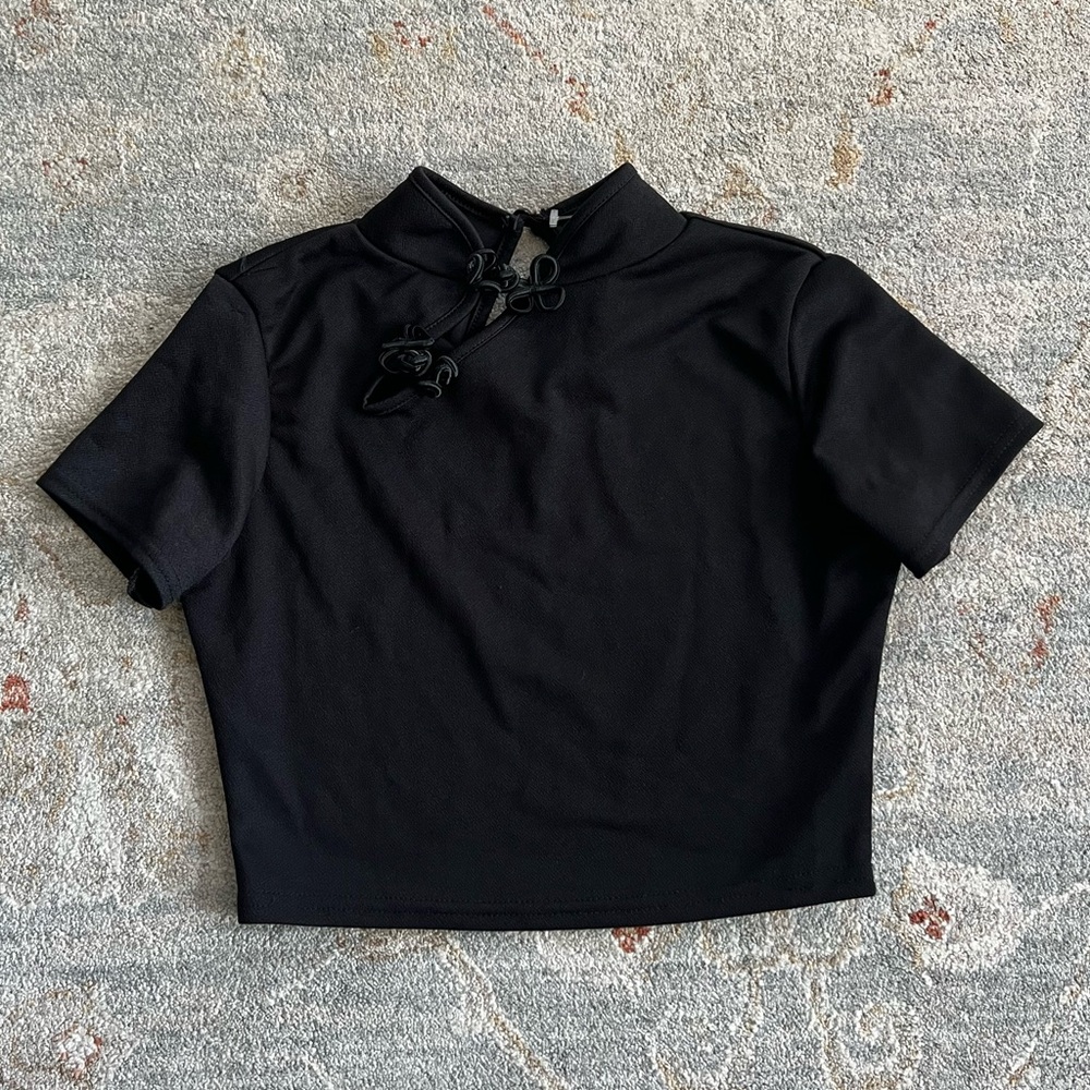 PrettyLittleThing Black Short Sleeve Top with Knot Detail